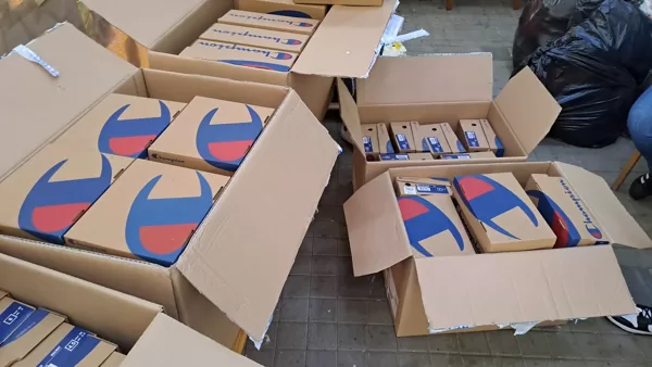 Cipőadomány az UNHCR-től